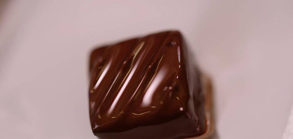 chocolate shows traces